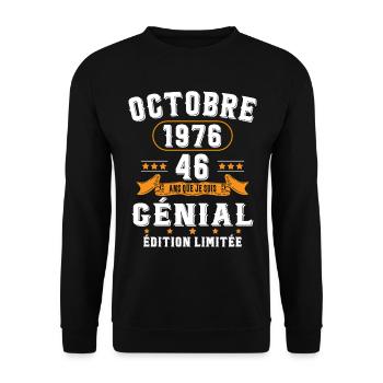 46 Ans Anniversaire Vintage Né(e) en Octobre 1976 - Sweat-shirt Unisexe - noir - Devant - Alina (178cm) & Michal (187cm)