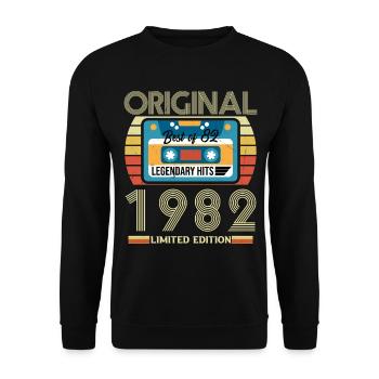 Vintage Birthday Gift 1982 Limited Edition - Unisex Sweatshirt - black - Front - Alina (178cm) & Michal (187cm)