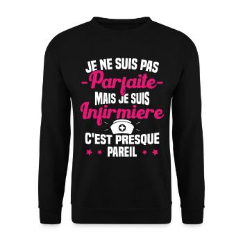 Pas parfaite mais je suis Infirmière Cadeau - Sweat-shirt Unisexe - noir - Devant - Alina (178cm) & Michal (187cm)