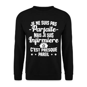 Pas parfaite mais je suis Infirmière Cadeau - Sweat-shirt Unisexe - noir - Devant - Alina (178cm) & Michal (187cm)