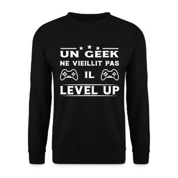 Un geek ne vieillit pas il level up - Sweat-shirt Unisexe - noir - Devant - Alina (178cm) & Michal (187cm)