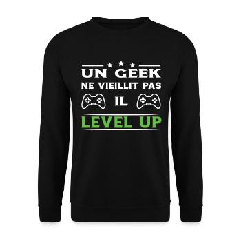Un geek ne vieillit pas il level up - Sweat-shirt Unisexe - noir - Devant - Alina (178cm) & Michal (187cm)