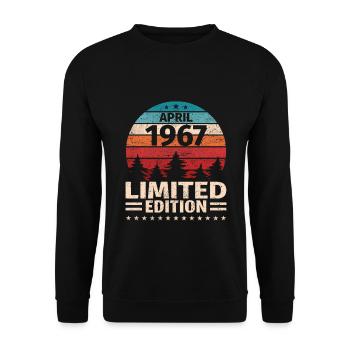 56. Geburtstag April Jahrgang 1967 Vintage - Unisex Pullover - Schwarz - Vorne - Alina (178cm) & Michal (187cm)