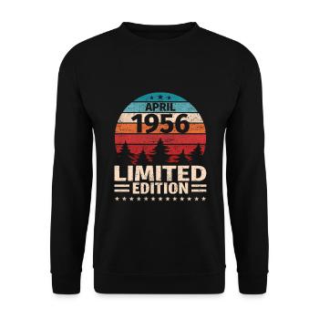 67th birthday April Vintage 1956 Vintage - Unisex Sweatshirt - black - Front - Alina (178cm) & Michal (187cm)