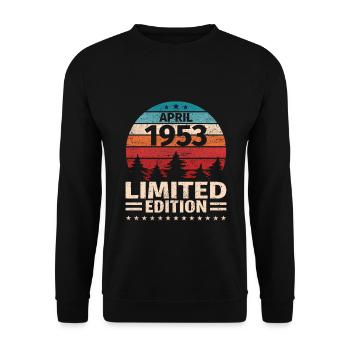 70th birthday April Vintage 1953 Vintage - Unisex Sweatshirt - black - Front - Alina (178cm) & Michal (187cm)