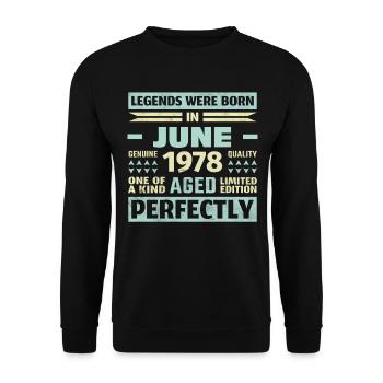 45th Birthday June Vintage 1978 Vintage - Unisex Sweatshirt - black - Front - Alina (178cm) & Michal (187cm)