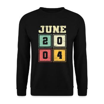 19. Geburtstag Juni Jahrgang 2004 Vintage - Unisex Pullover - Schwarz - Vorne - Alina (178cm) & Michal (187cm)