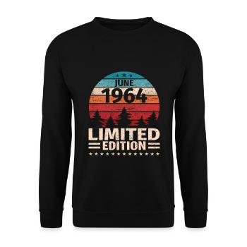 59th Birthday June Vintage 1964 Vintage - Unisex Sweatshirt - black - Front - Alina (178cm) & Michal (187cm)