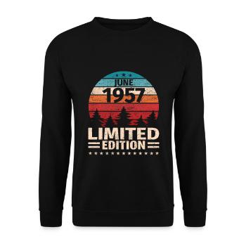 66. Geburtstag Juni Jahrgang 1957 Vintage - Unisex Pullover - Schwarz - Vorne - Alina (178cm) & Michal (187cm)