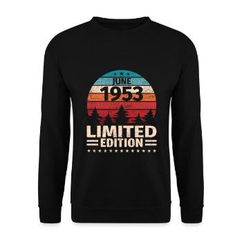 70th Birthday June Vintage 1953 Vintage - Unisex Sweatshirt - black - Front - Alina (178cm) & Michal (187cm)