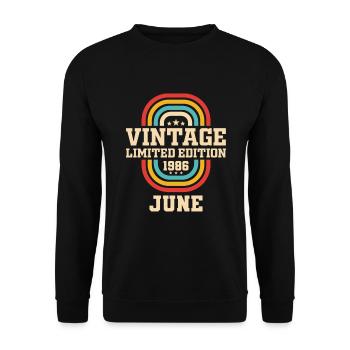 37th Birthday June Vintage 1986 Vintage - Unisex Sweatshirt - black - Front - Alina (178cm) & Michal (187cm)
