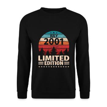 22nd Birthday July Vintage 2001 Vintage - Unisex Sweatshirt - black - Front - Alina (178cm) & Michal (187cm)