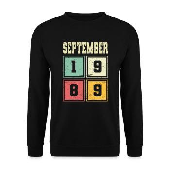 34. Geburtstag September Jahrgang 1989 Vintage - Unisex Pullover - Schwarz - Vorne - Alina (178cm) & Michal (187cm)