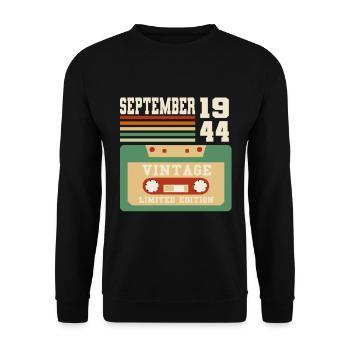 78th Birthday September Vintage 1945 Vintage - Unisex Sweatshirt - black - Front - Alina (178cm) & Michal (187cm)