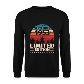 70th Birthday September Vintage 1953 Vintage - Unisex Sweatshirt - black - Front - Alina (178cm) & Michal (187cm)