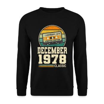 45th Birthday December Vintage 1978 Vintage - Unisex Sweatshirt - black - Front - Alina (178cm) & Michal (187cm)