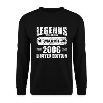 18e anniversaire mars Vintage 2006 idée cadeau - Sweat-shirt Unisexe - noir - Devant - Alina (178cm) & Michal (187cm)