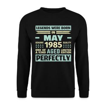 39th Birthday May Vintage 1985 Gift Idea - Unisex Sweatshirt - black - Front - Alina (178cm) & Michal (187cm)