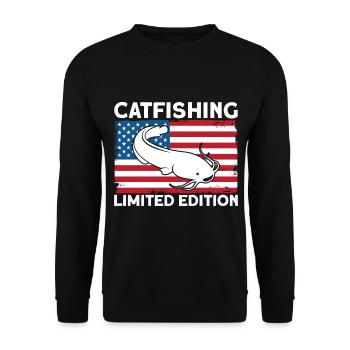 Catfish Limited Edition Catfish Fishing Gift - Unisex Sweatshirt - black - Front - Alina (178cm) & Michal (187cm)