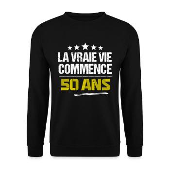 La vraie vie commence 50 ans - Sweat-shirt Unisexe - noir - Devant - Alina (178cm) & Michal (187cm)