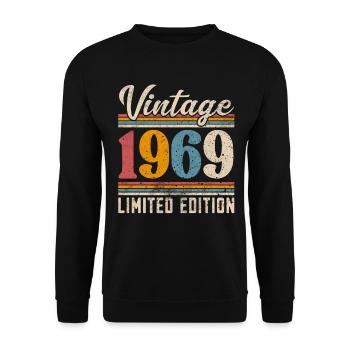 1969 Vintage Year of construction Birthday Vintage - Unisex Sweatshirt - black - Front - Alina (178cm) & Michal (187cm)