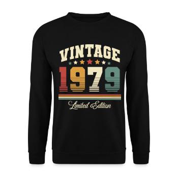 1979 Jahrgang Baujahr Geburtstag Vintage - Unisex Pullover - Schwarz - Vorne - Alina (178cm) & Michal (187cm)