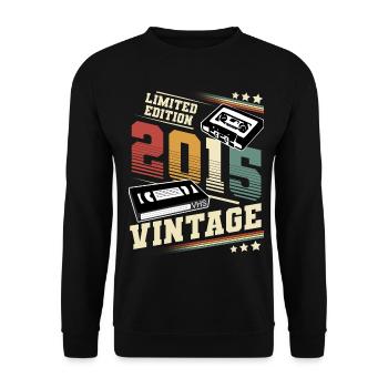 2015 Geburtsjahr Baujahr Geburtstag vintage - Unisex Pullover - Schwarz - Vorne - Alina (178cm) & Michal (187cm)