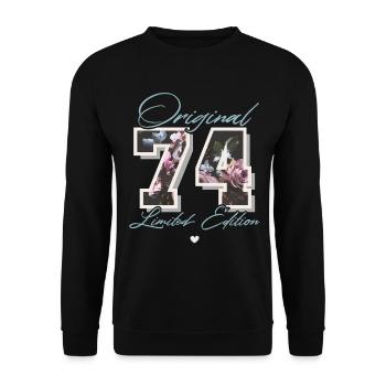 1974 Jahrgang Geburtsjahr Geburtstag Blumen - Unisex Pullover - Schwarz - Vorne - Alina (178cm) & Michal (187cm)