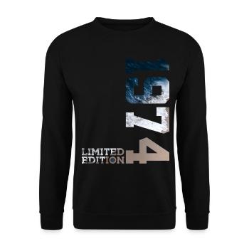 52ND BIRTHDAY LIMITED EDITION 1974 - Unisex Sweatshirt - black - Front - Alina (178cm) & Michal (187cm)