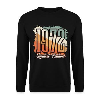 1972 Year of birth Birthday Year of construction Vintage Retro - Unisex Sweatshirt - black - Front - Alina (178cm) & Michal (187cm)