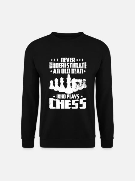 Never underestimate old chess players - Unisex Sweatshirt - black