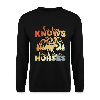 Reiter Junge - Unisex Pullover - Schwarz - Vorne - Alina (178cm) & Michal (187cm)
