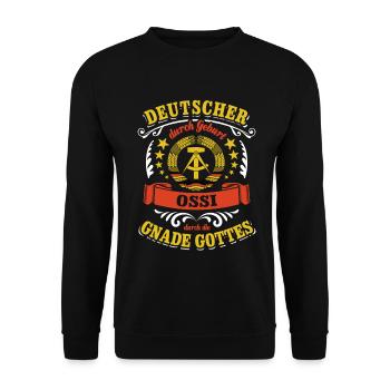 Deutscher durch Geburt Ossi durch die Gnade Gottes - Unisex Pullover - Schwarz - Vorne - Alina (178cm) & Michal (187cm)