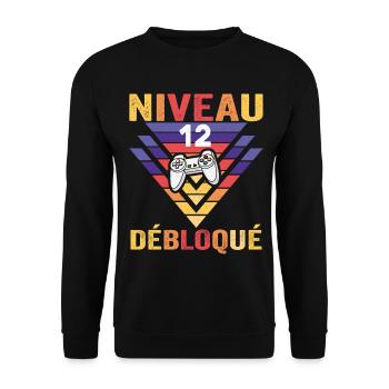 Level 12 Freigeschaltetes Geschenk 12 Jahre alter Gamer Geek Lustig - Unisex Pullover - Schwarz - Vorne - Alina (178cm) & Michal (187cm)