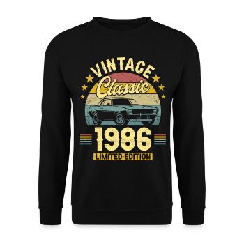 1986 40 Jahre Jubiläum Herrenauto - Unisex Pullover - Schwarz - Vorne - Alina (178cm) & Michal (187cm)