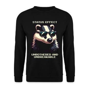 Status-Effekt: Unerschütterlich | Dachs Wald - Unisex Pullover - Schwarz - Vorne - Alina (178cm) & Michal (187cm)