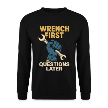 Car mechanic humor funny mechanic saying - Unisex Sweatshirt - black - Front - Alina (178cm) & Michal (187cm)