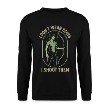 I Don't Wear Bows I Shoot Them archer saying - Unisex Sweatshirt - black - Front - Alina (178cm) & Michal (187cm)