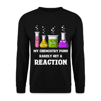 Meine Chemie-Wortspiele bekommen selten Reaktionen - Unisex Pullover - Schwarz - Vorne - Alina (178cm) & Michal (187cm)