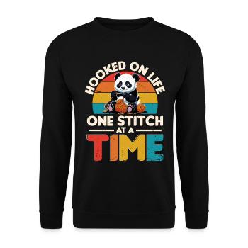 Häkeln Stricken One Stitch At A Time - Unisex Pullover - Schwarz - Vorne - Alina (178cm) & Michal (187cm)