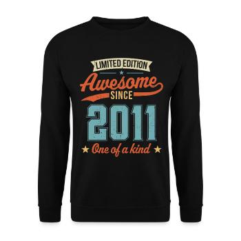 Genial seit 2011 - Unisex Pullover - Schwarz - Vorne - Alina (178cm) & Michal (187cm)