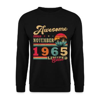 November 1965 Limited Edition Retro November 1965 - Unisex Sweatshirt - black - Front - Alina (178cm) & Michal (187cm)