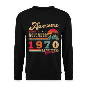 November 1970 Original Edition Vintage November - Unisex Sweatshirt - black - Front - Alina (178cm) & Michal (187cm)