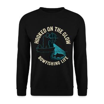Hooked On The Glow Bowfishing Abenteuer - Unisex Pullover - Schwarz - Vorne - Alina (178cm) & Michal (187cm)