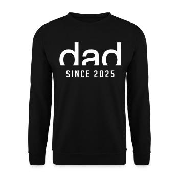 Dad since 2025 | Birth Paternity Gift - Unisex Sweatshirt - black - Front - Alina (178cm) & Michal (187cm)