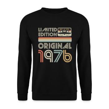 Limitierte Original 1976 Retro Kassette - Unisex Pullover - Schwarz - Vorne - Alina (178cm) & Michal (187cm)