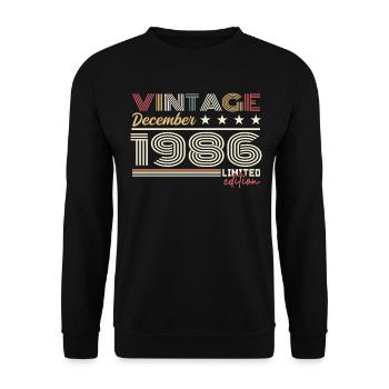 Geschenk Dezember 1986 - Unisex Pullover - Schwarz - Vorne - Alina (178cm) & Michal (187cm)