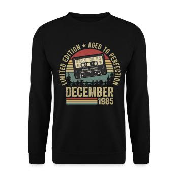 Décembre 1985 - Anniversaire Décembre 1985 - Sweat-shirt Unisexe - noir - Devant - Alina (178cm) & Michal (187cm)