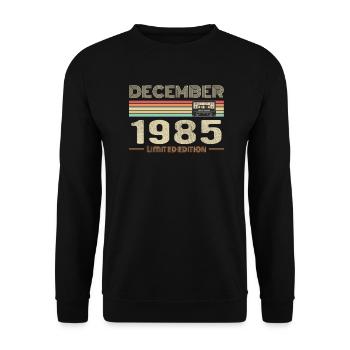 Décembre 1985 anniversaire Décembre 1985 Décembre - Sweat-shirt Unisexe - noir - Devant - Alina (178cm) & Michal (187cm)
