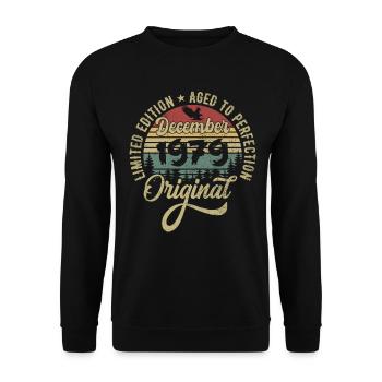 December 1979 - Legend since December 1979 - Unisex Sweatshirt - black - Front - Alina (178cm) & Michal (187cm)